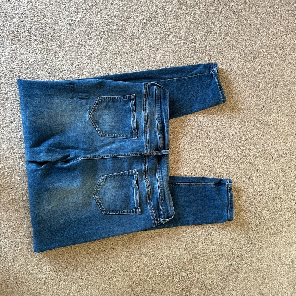 Maurices size large jeans skinny leg